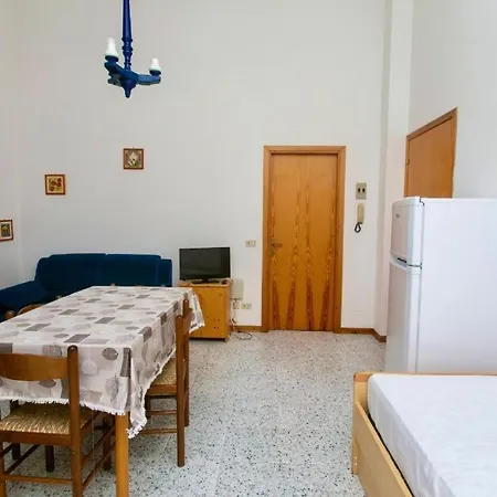 Bilocale Con Terrazzo In Centro A - S076 * Sirolo